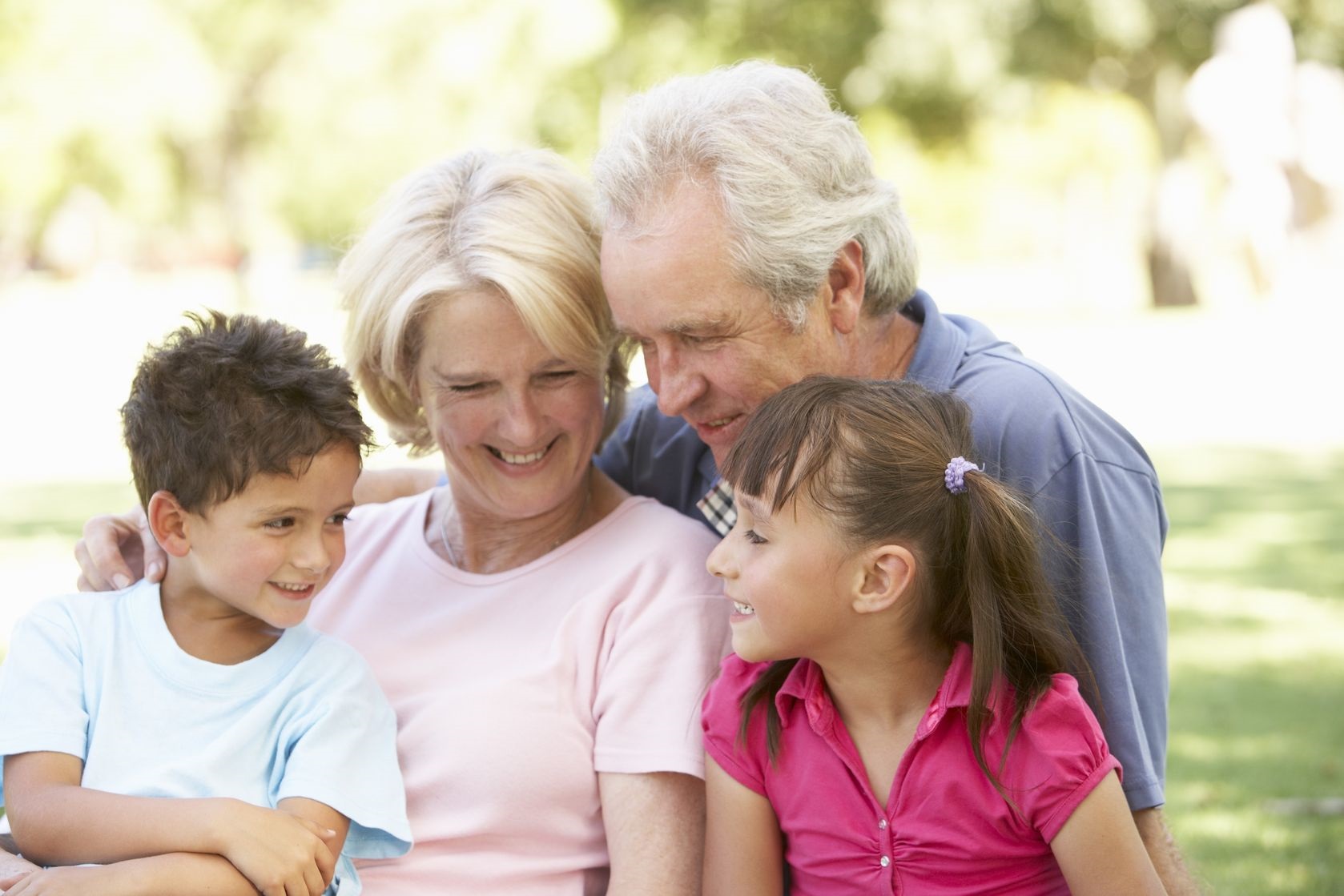 8108546 L Family Happy Smiling Children
